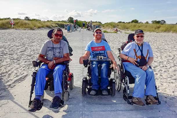 menschen-mit-behinderung_freunde-werben-freunde_erwachsene_ostsee